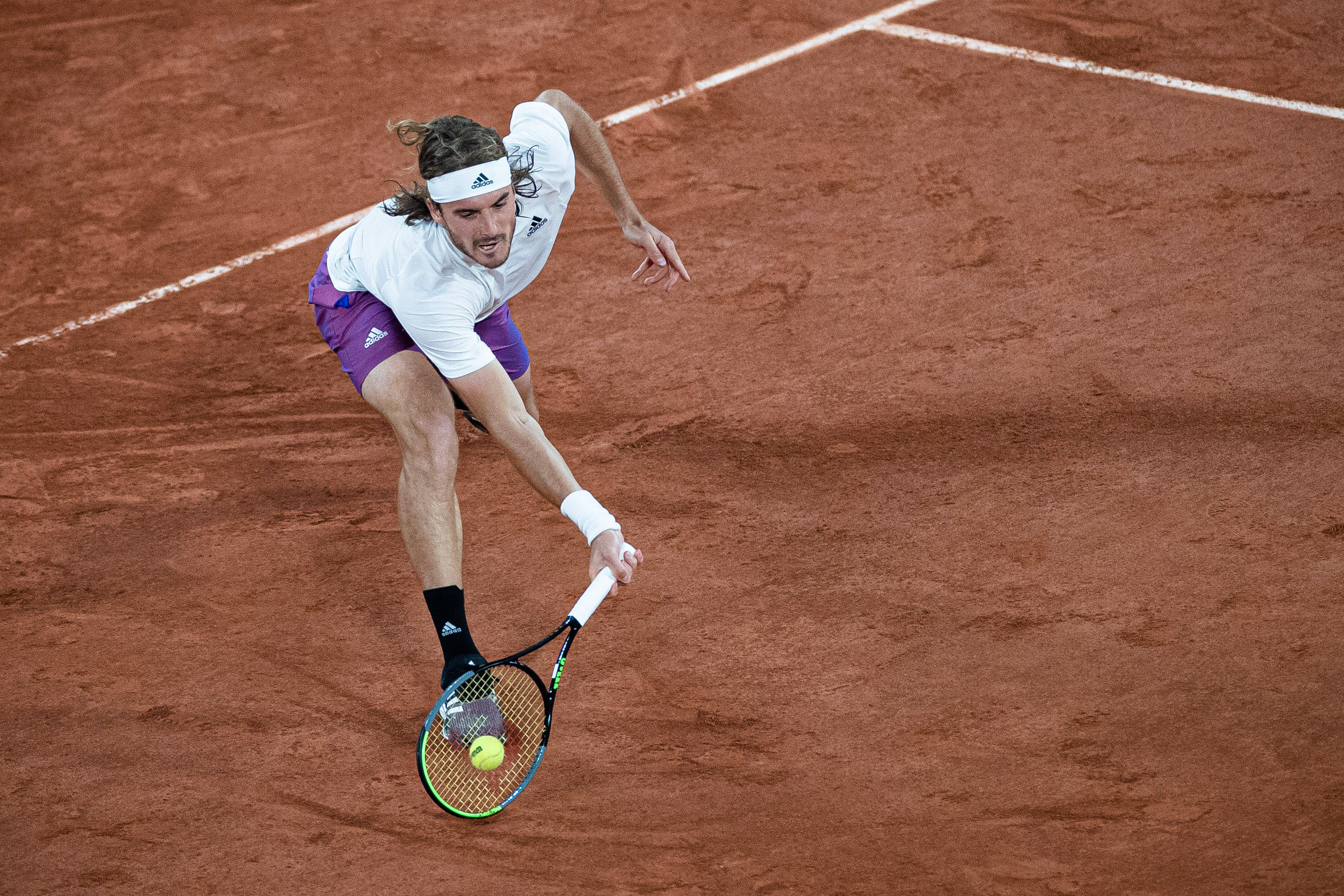 西班牙网球队翻盘世界网球队，西西帕斯送出助攻的简单介绍