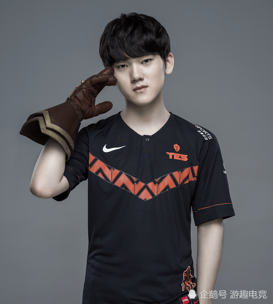 DK血洗CLG，Knight2三分雨点燃全场