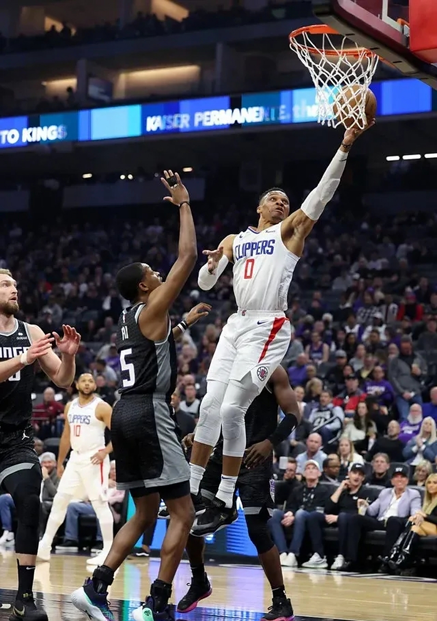 国王碾压中国男篮,乔治关键制胜 国王碾压中国男篮,乔治关键制胜