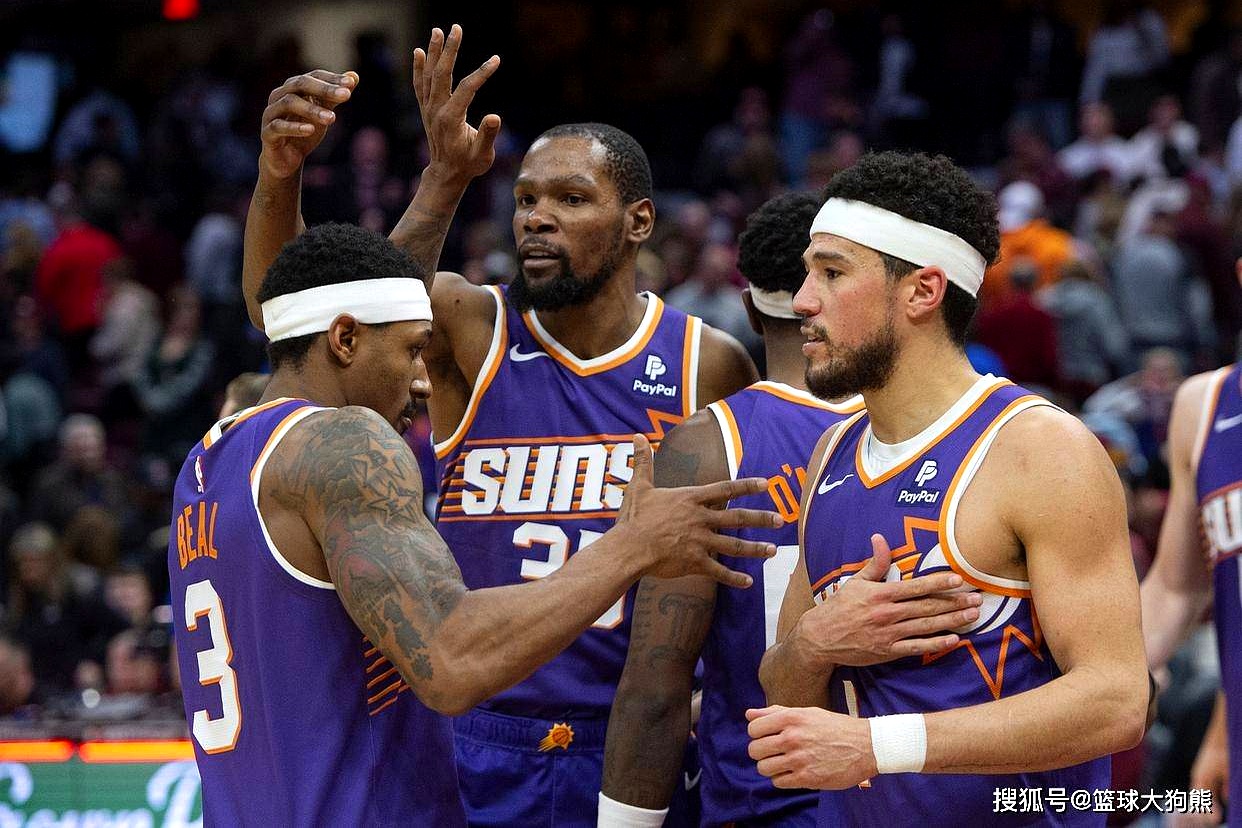 太阳险胜湖人，布克状态火热的简单介绍