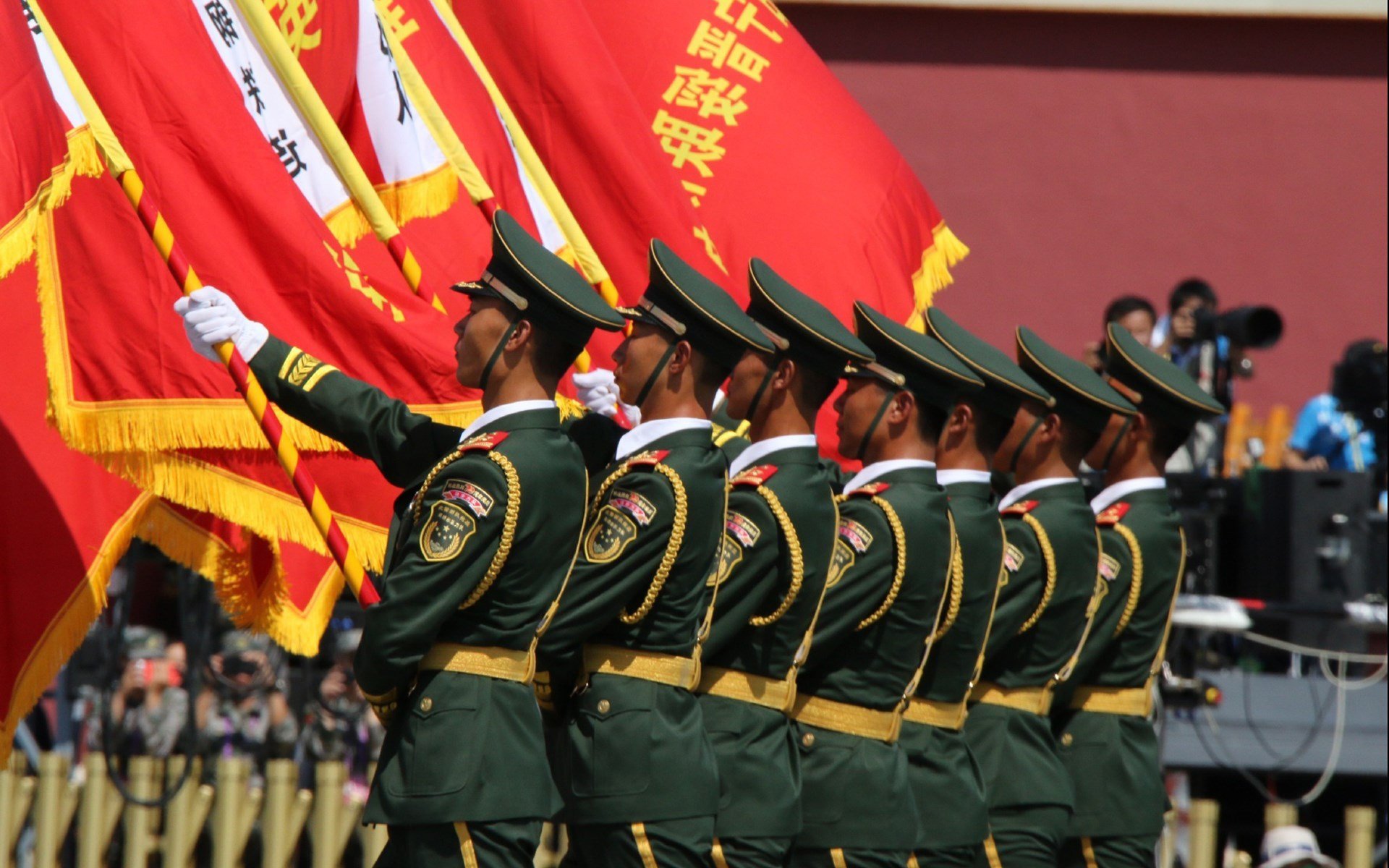 当一人纪录之夜遇上团队逆袭,西亚卡姆刷新NBA历史,老鹰终结快船不败金身