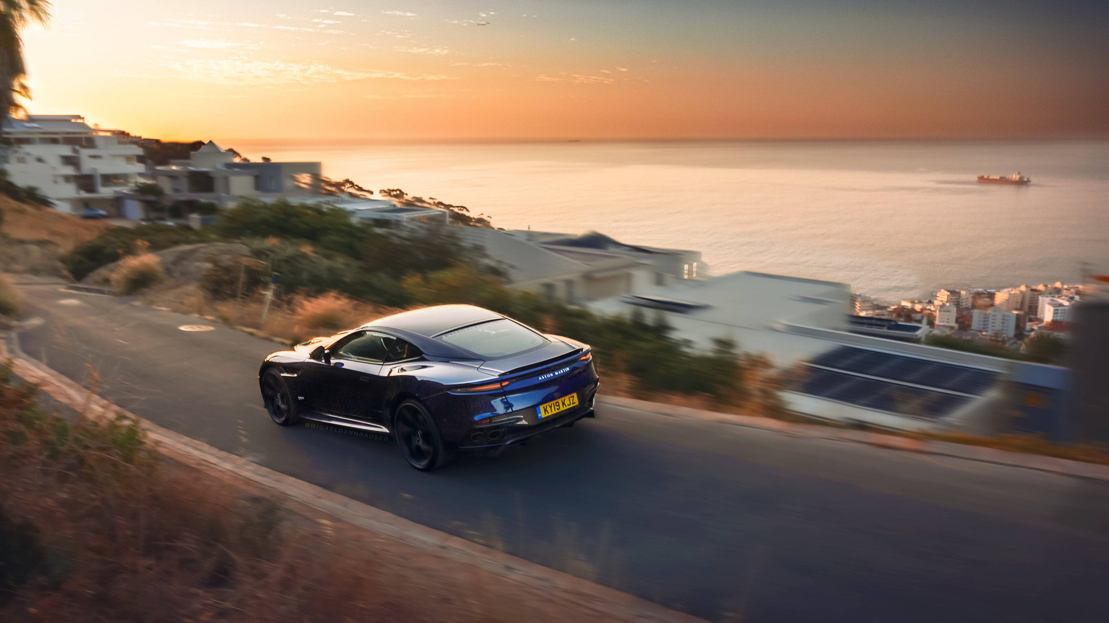 极速之夜的双面王者，当F1引擎轰鸣遇见绿茵场上的绝对统治